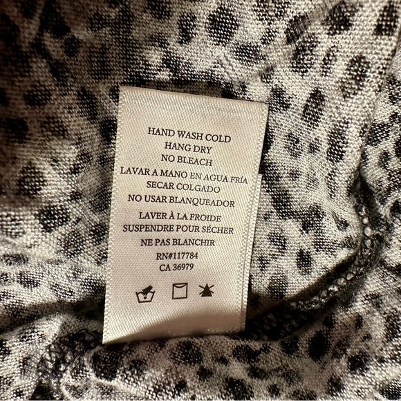 Rails ‘Cara’ Women's Black and White Leopard Print V-Neck Linen-Blend Top Size M - Picture 13 of 16